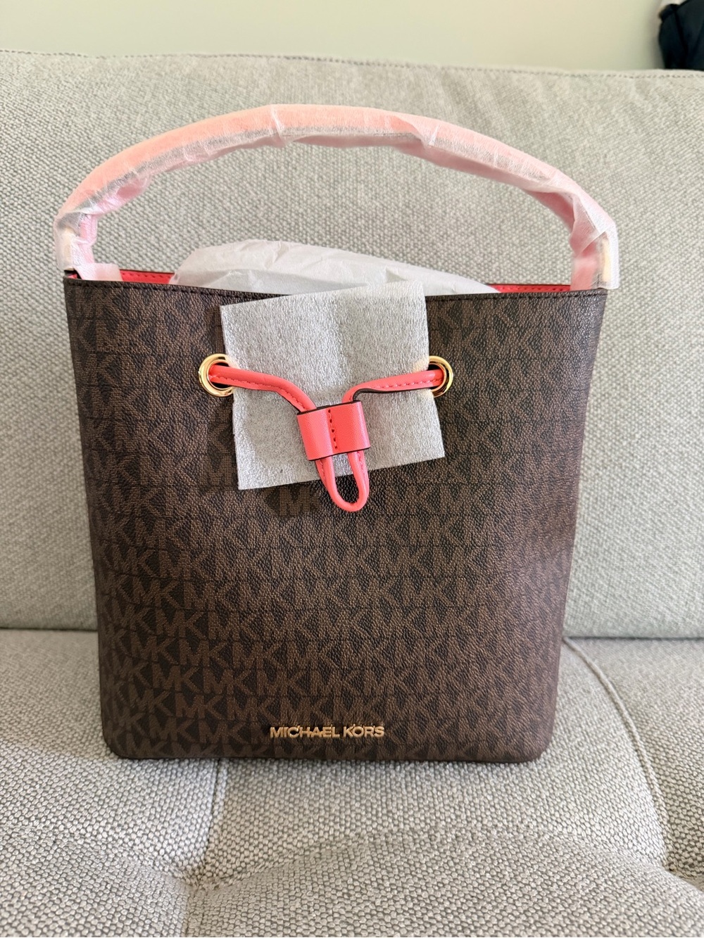 Michael Kors Suri Medium logo Bucket Bag